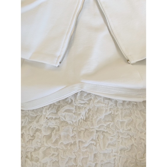 Spring/Summer time white romper 🌸☀️ - Picture 4 of 4